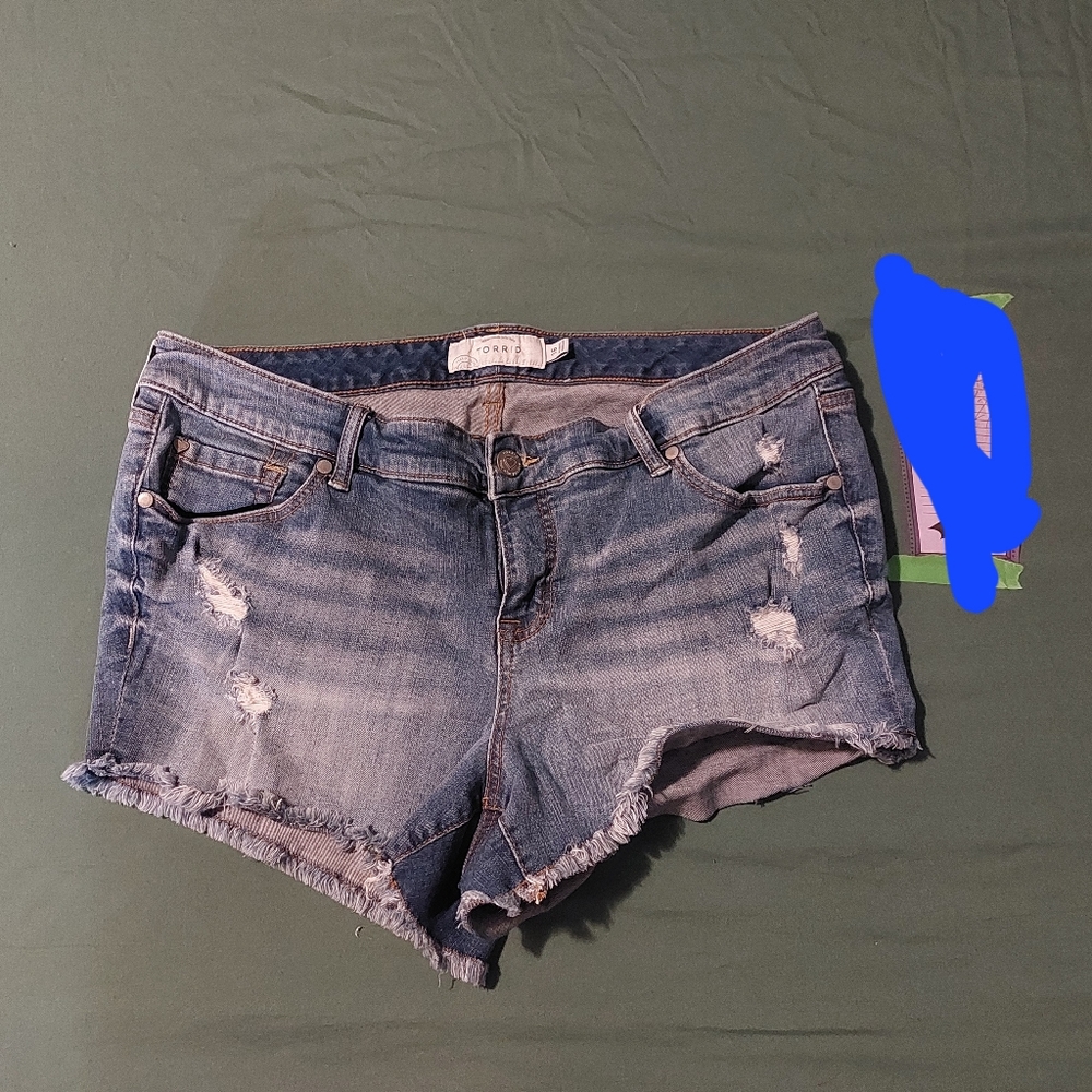 Size 16 short